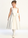 Vestido con escote cuadrado
