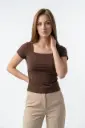 Blusa sólida con escote cuadrado