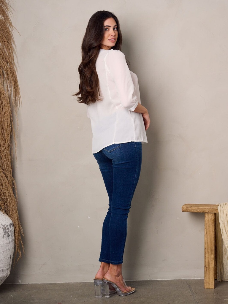 Blusa con detalle de perlas