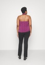 Top halter con microestampado