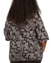 Blusa con mangas acampanadas