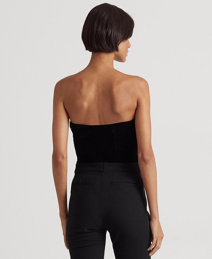 Blusa strapless de terciopelo