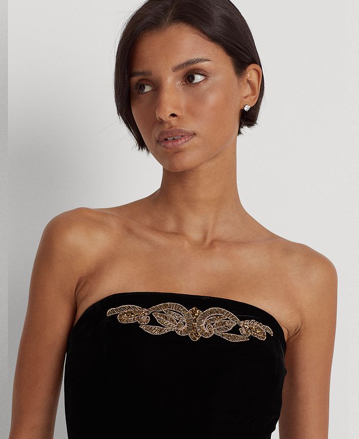 Blusa strapless de terciopelo