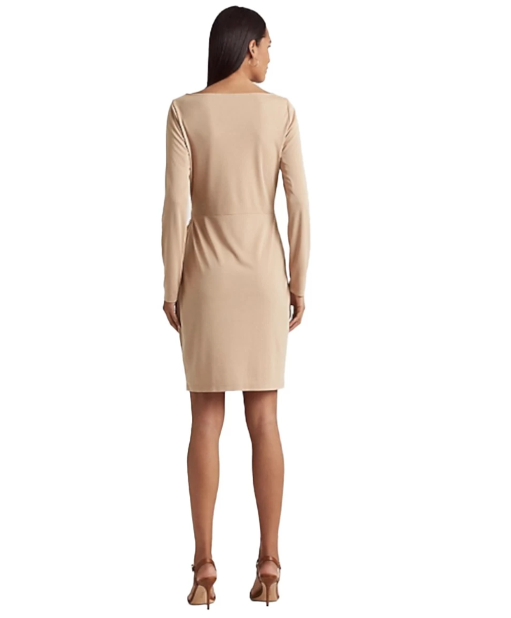 Vestido elástico con ribete de hebilla