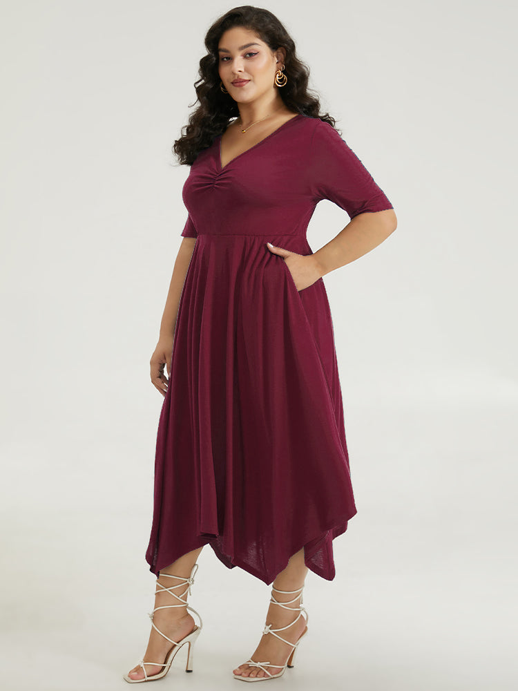 Vestido con dobladillo asimétrico