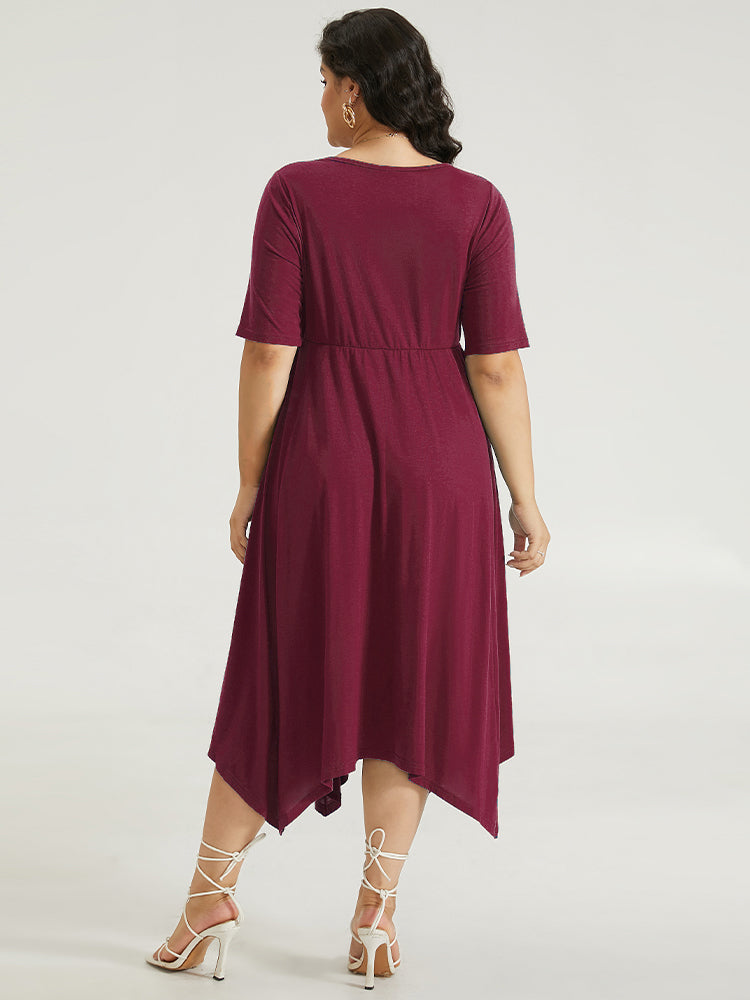 Vestido con dobladillo asimétrico