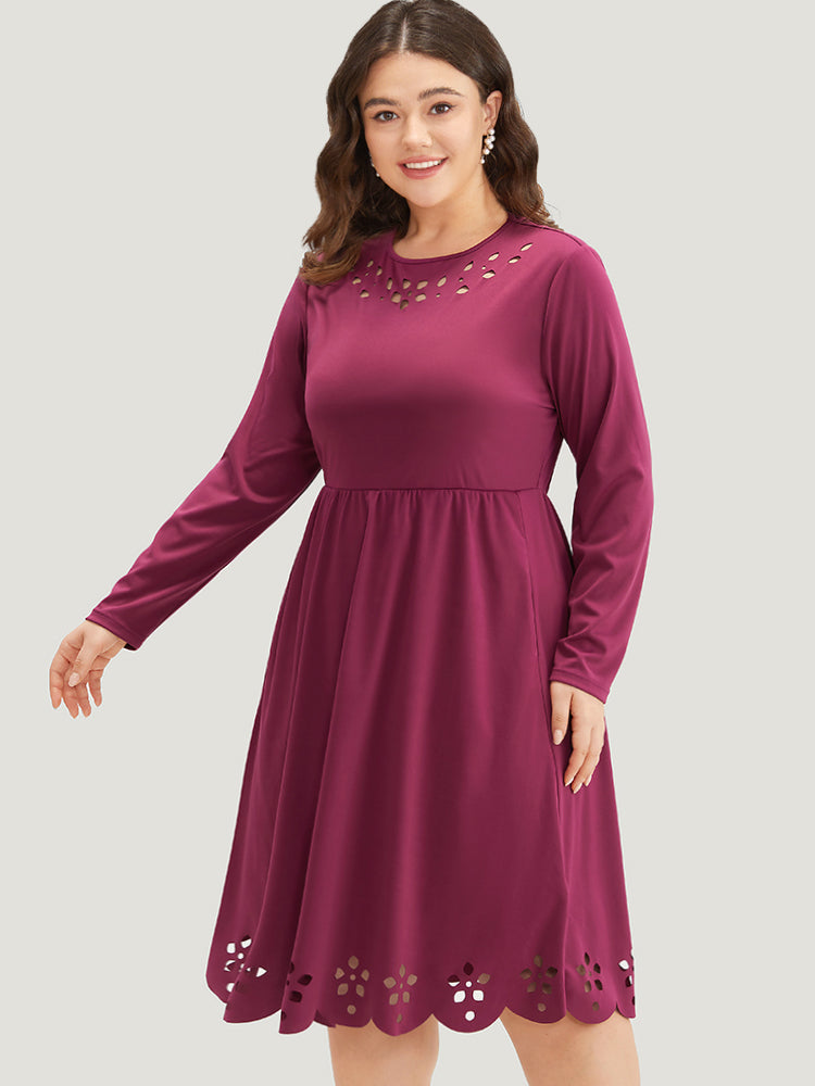 Vestido con aberturas florales