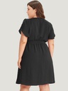 Vestido corto de escote asimétrico