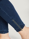 Jeans con cremalleras en los tobillos