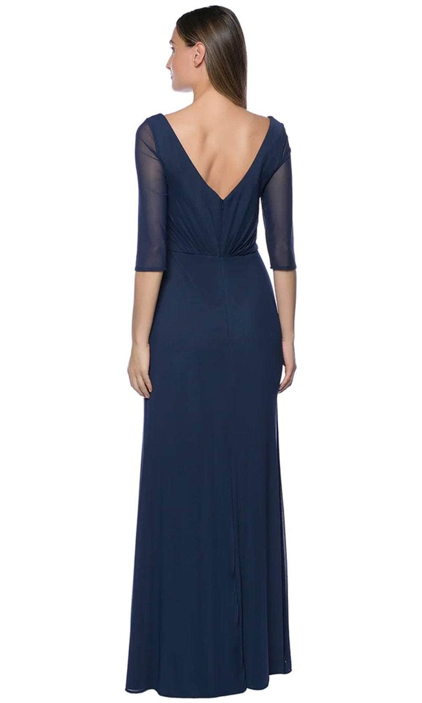 Vestido con cinturòn de pedrerìa