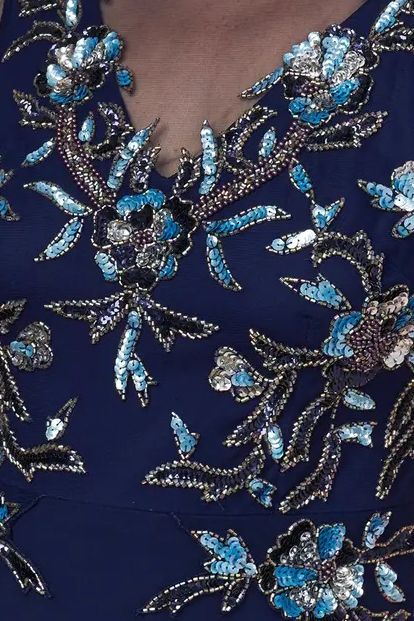 Vestido con mangas ilusión 