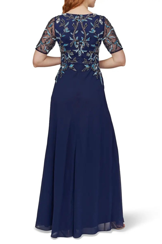 Vestido con mangas ilusión 