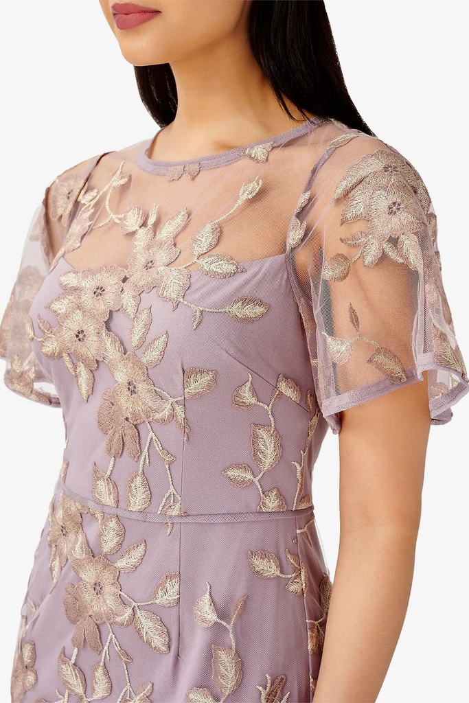 Vestido ilusión con bordado floral 