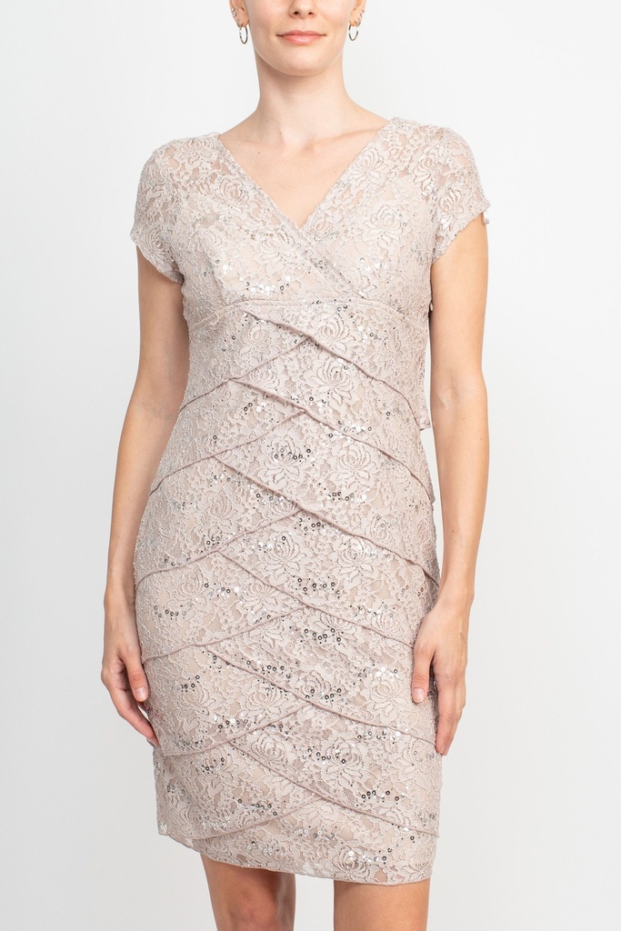 Vestido corto con volantes a capas 