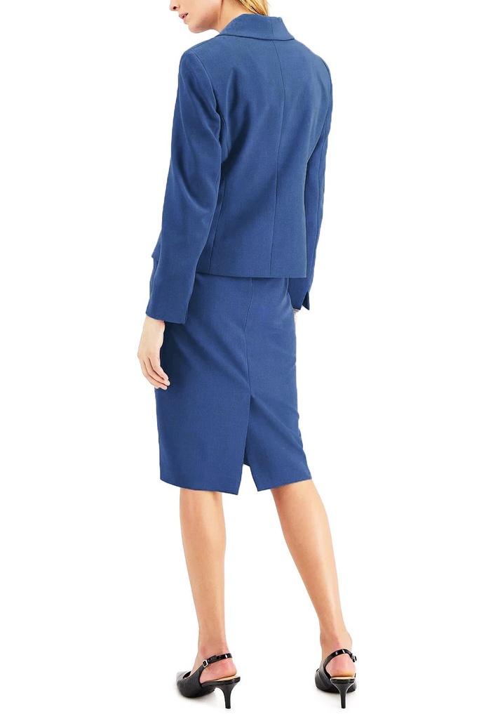 Traje sastre de falda y saco plisado