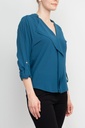 Blusa con solapa en V