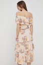 Vestido con hombros descubiertos