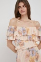 Vestido con hombros descubiertos