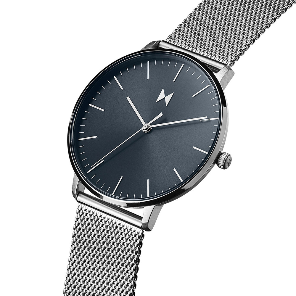 Reloj de hombre tiburón azul