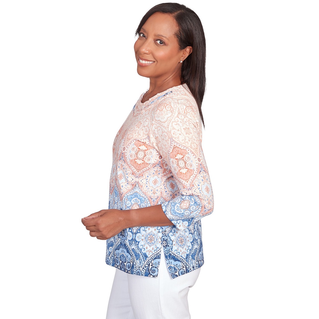 Blusa con cuello de triple muesca