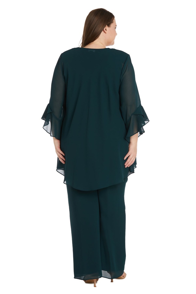 Traje con pantalón y blusa escalonada
