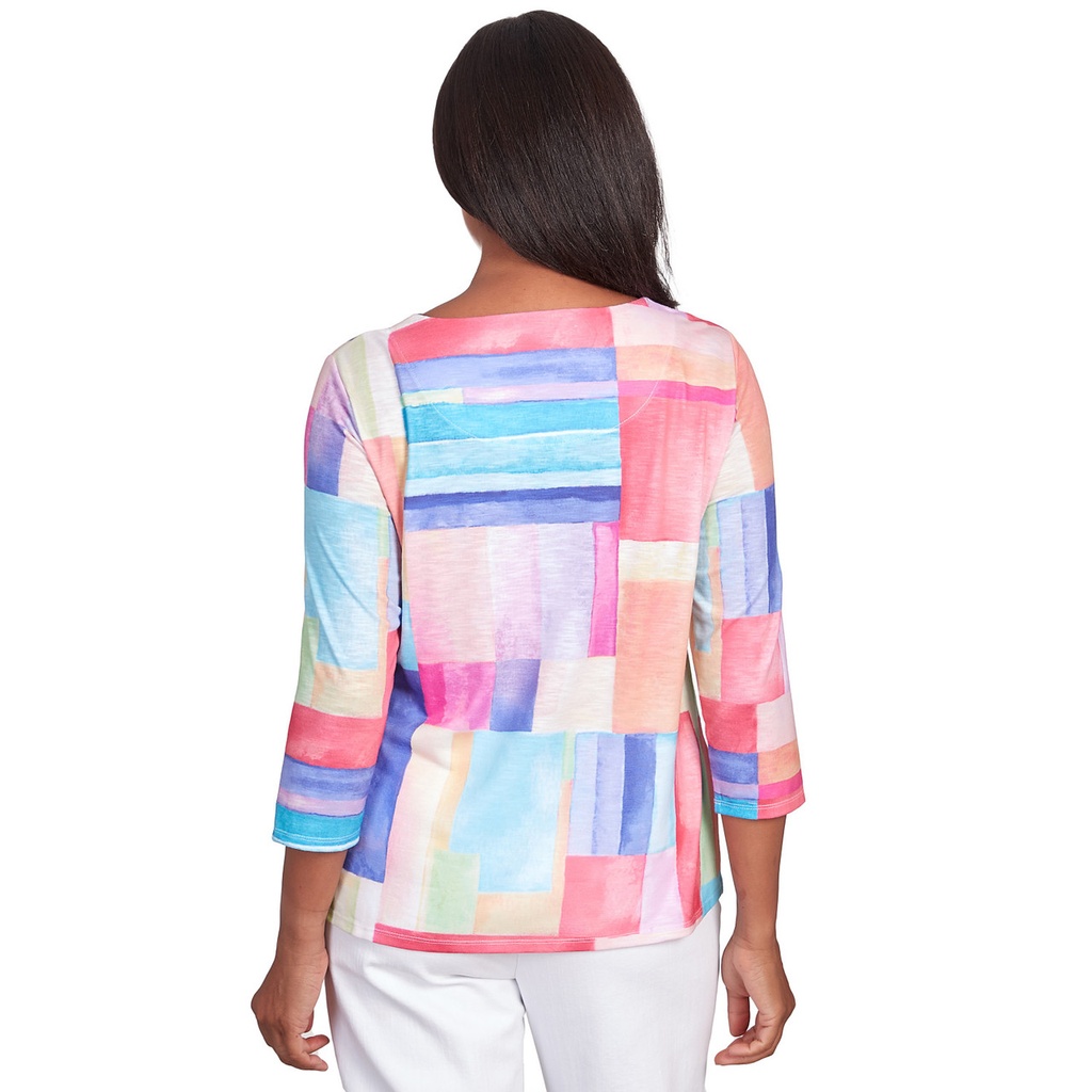 Blusa con cuello de encaje y patchwork