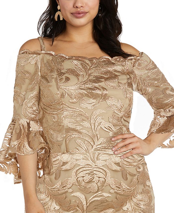 Vestido con hombros descubiertos