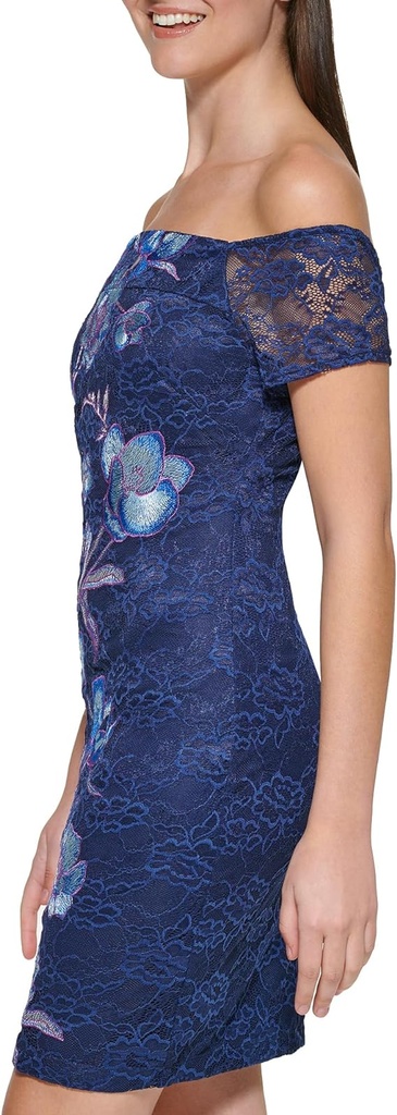 Vestido ajustado con bordado floral