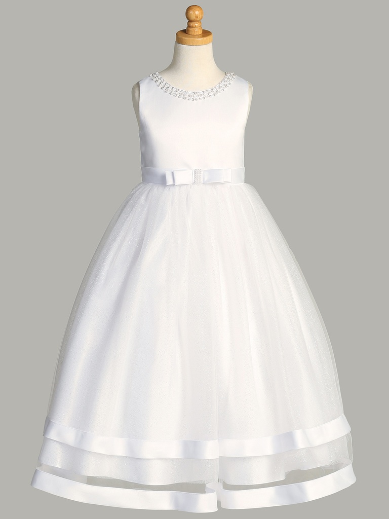 Vestido con escote de perlas