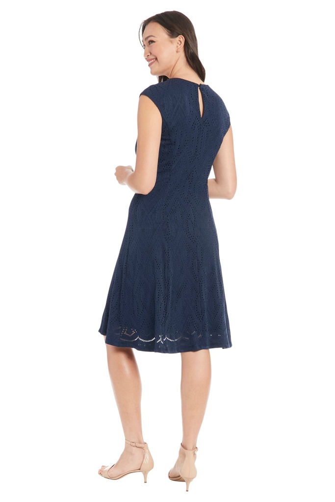 Vestido con escote de cerradura Ailana