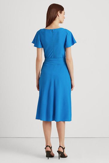 Vestido crepé con mangas onduladas