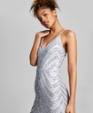 Vestido con tirantes y lentejuelas