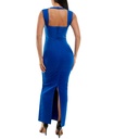 Vestido ajustado con cuello en V