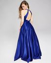 Vestido de fiesta de satén bordado