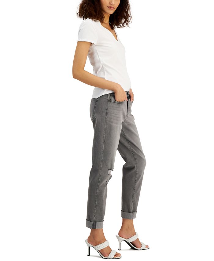 Jeans rasgados de tiro medio