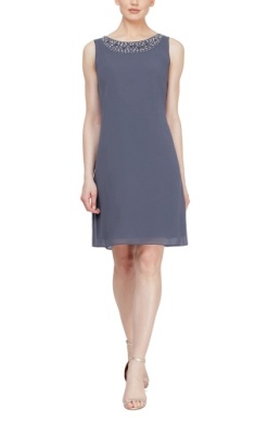 Vestido con chaqueta larga adornada