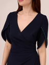 Vestido de crepé con escote en V,
