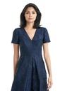 Vestido de jacquard con manga corta