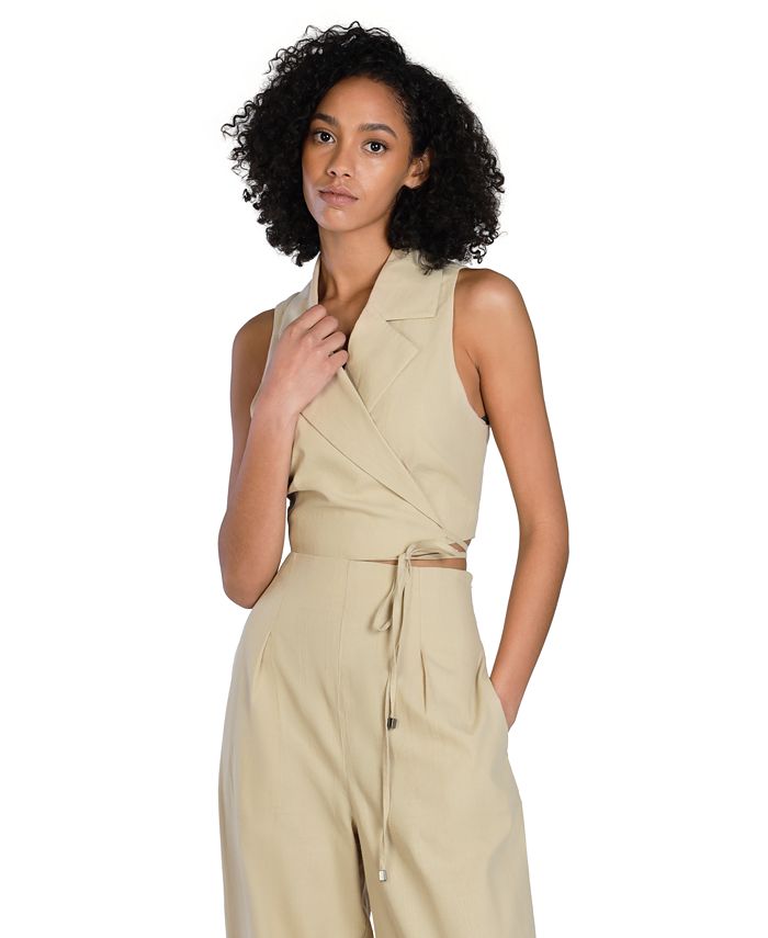 Blusa tipo chaleco de escote traslapado