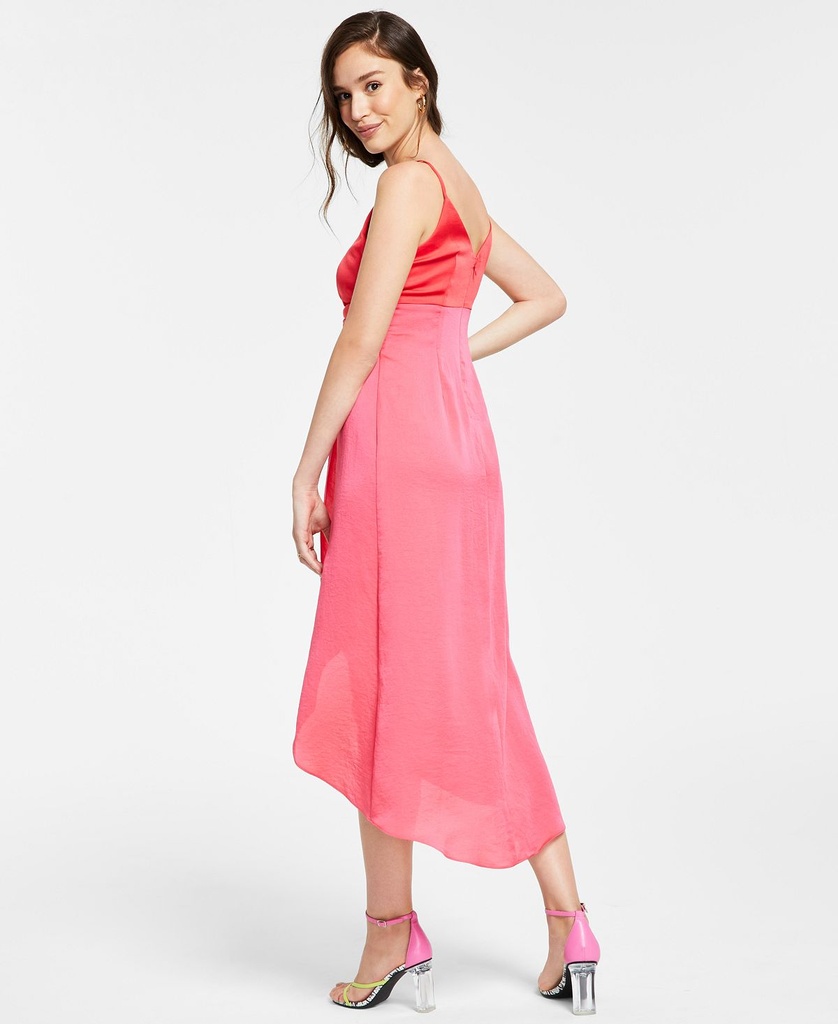 Vestido midi bicolor con frente torcido
