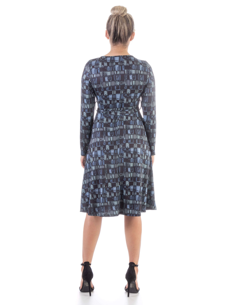 Vestido cruzado de manga larga