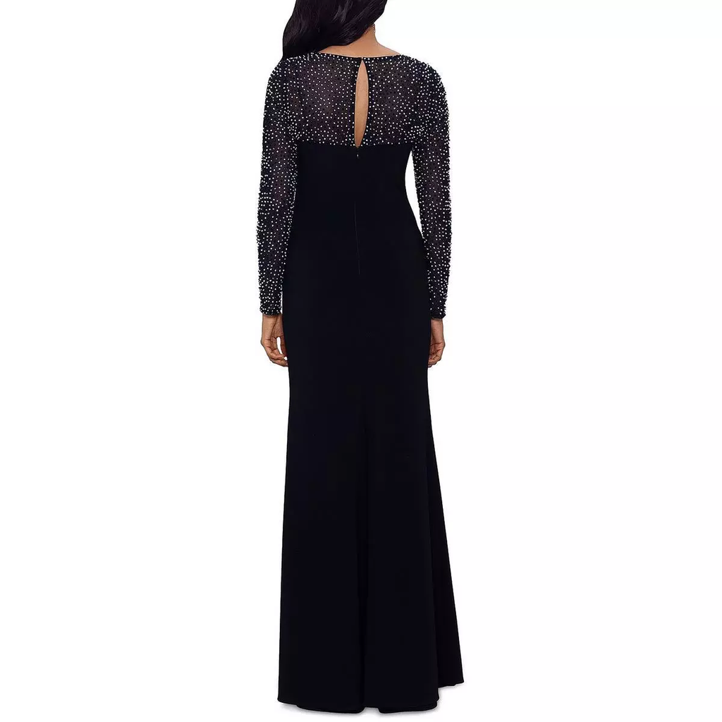 Vestido largo con mangas de pedrería