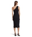 Vestido con escote asimetrico