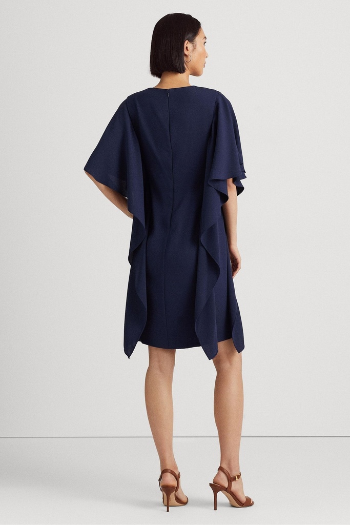 Vestido con mangas de vuelo