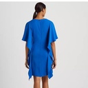 Vestido con mangas de vuelo
