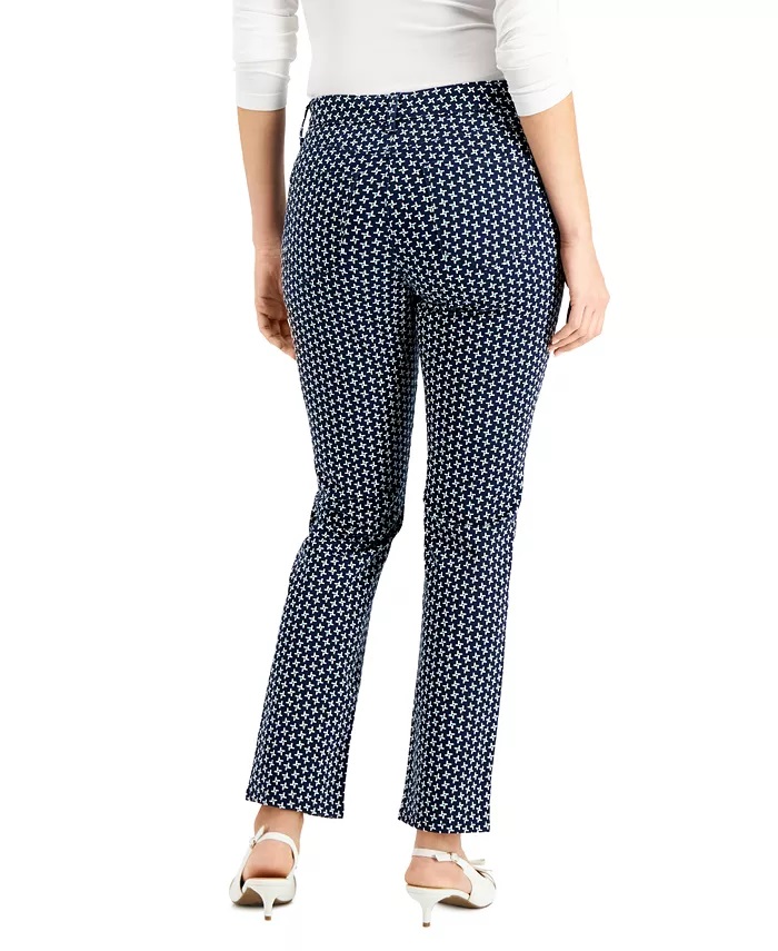 Pantalón con estampado geométrico