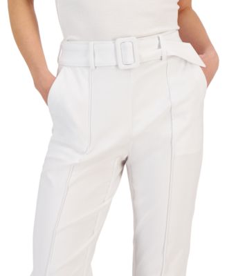 Capris de tiro alto con cinturón