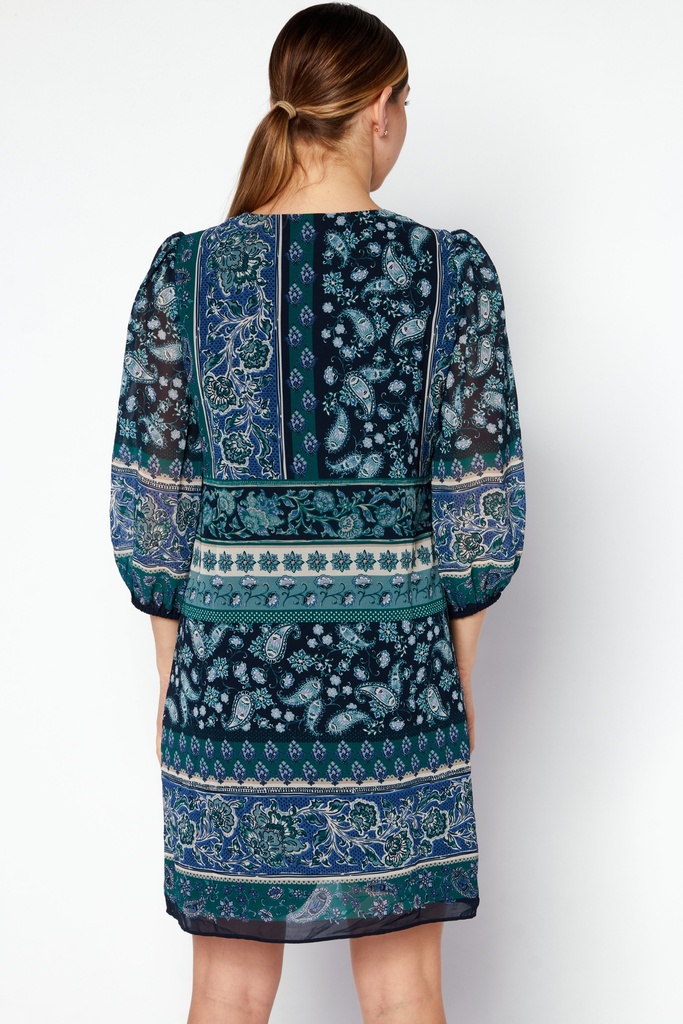 Vestido con amarre en cuello