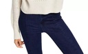 Jeans con dobladillo dividido
