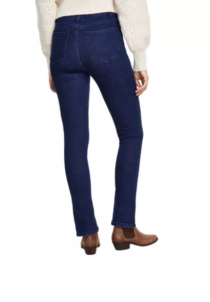 Jeans con dobladillo dividido